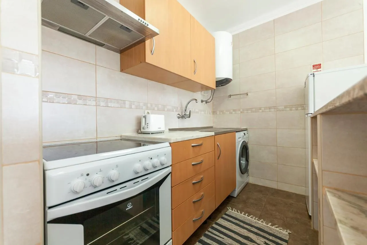 Vaumar Holiday Rentals - Beach & Pool Portimao Apartment