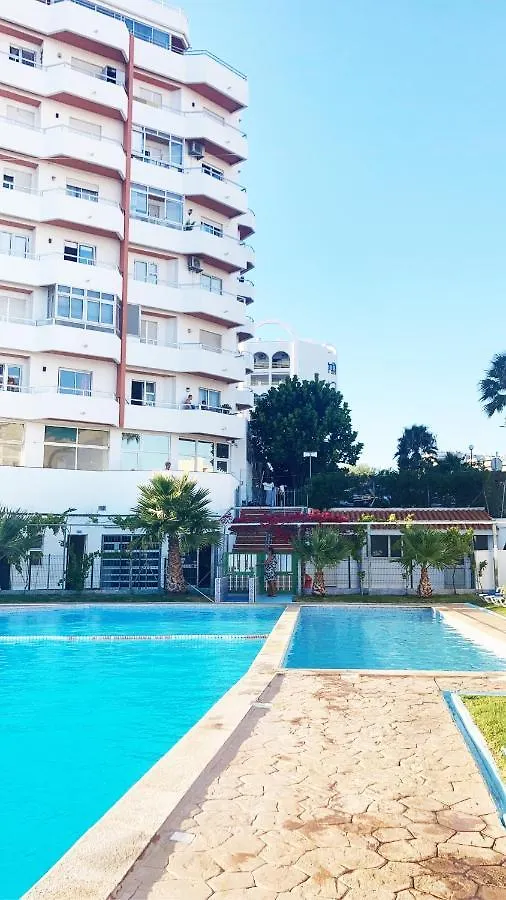 Vaumar Holiday Rentals - Beach & Pool Portimao Portugal